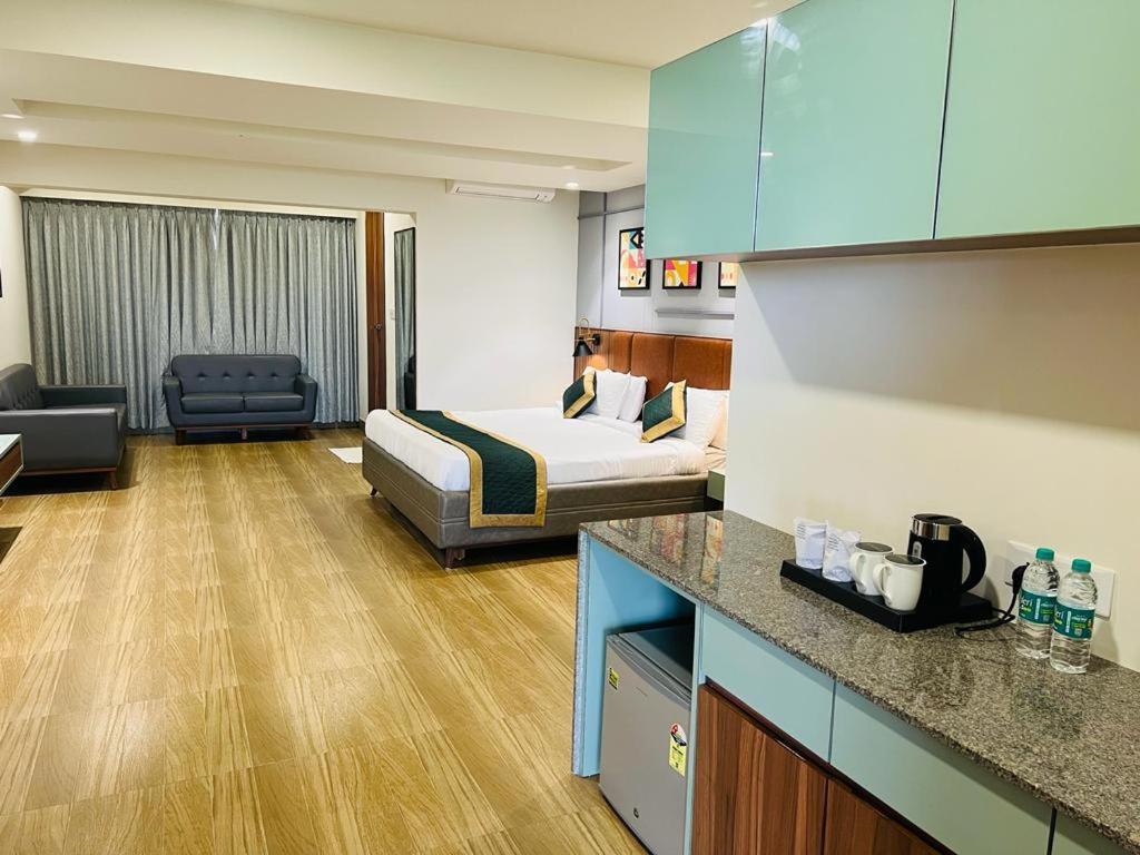 The Lemon Grass Hotel Gandhinagar Kültér fotó